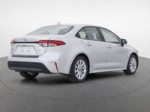 Used 2026 Toyota Corolla LE w/ LE Premium Package FWD image 4