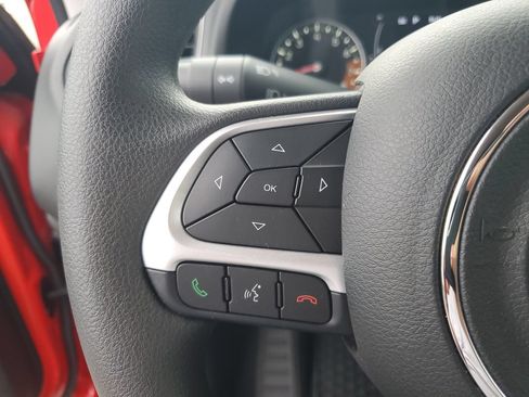 Used 2023 Jeep Renegade Latitude AWD/4WD image 12