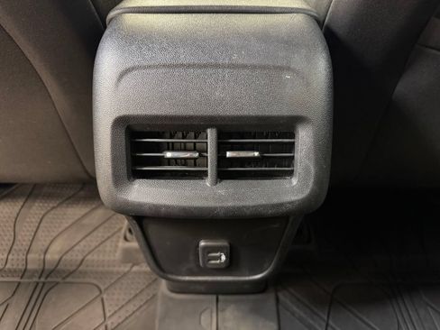 Used 2022 Chevrolet Equinox LT FWD image 19
