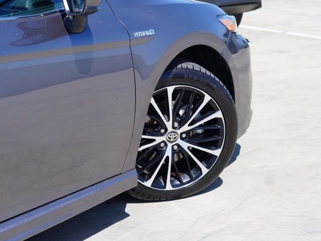 Used 2020 Toyota Camry SE FWD image 9
