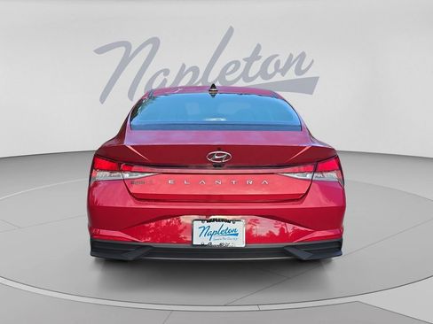 Used 2022 Hyundai Elantra SEL FWD image 7