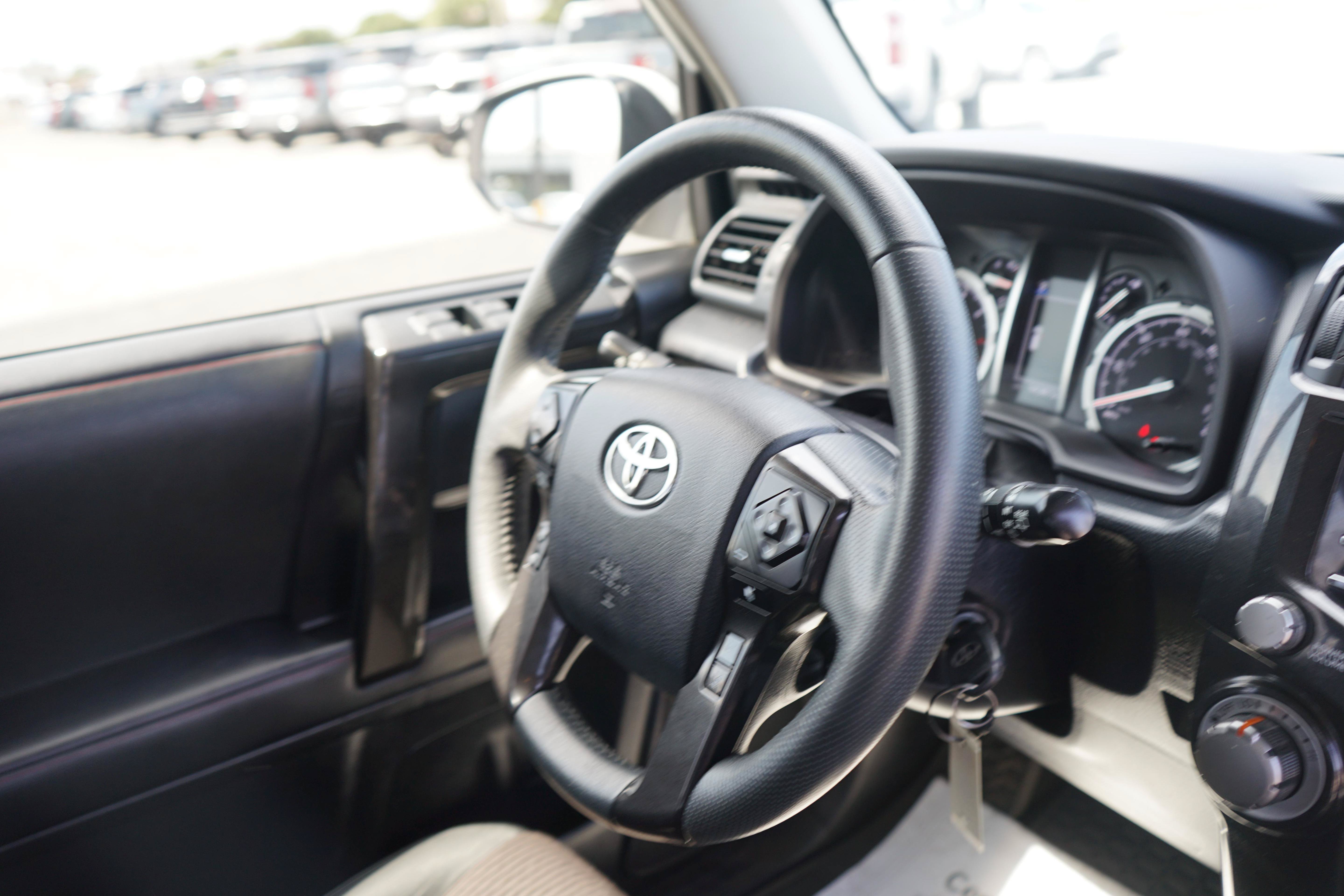 Used 2021 Toyota 4Runner TRD Off-Road AWD/4WD image 26
