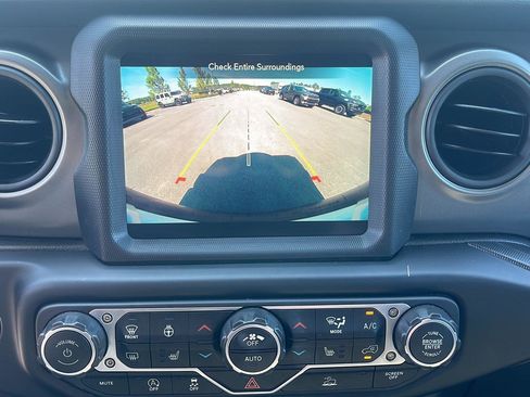 Used 2023 Jeep Wrangler Sport AWD/4WD image 18