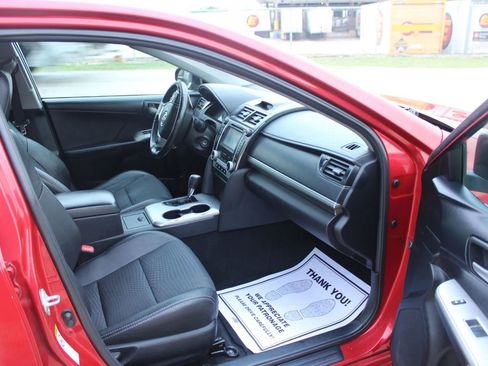 Used 2012 Toyota Camry SE image 7