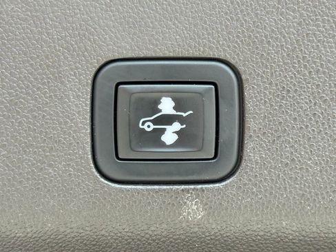 Used 2021 Cadillac Escalade ESV Sport w/ Driver Assist Tech Package image 38