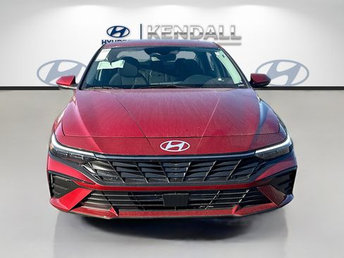 New 2025 Hyundai Elantra SEL image 2