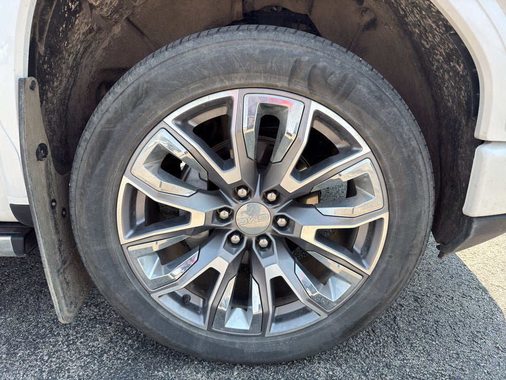 Used 2024 GMC Sierra 1500 Denali AWD/4WD image 9