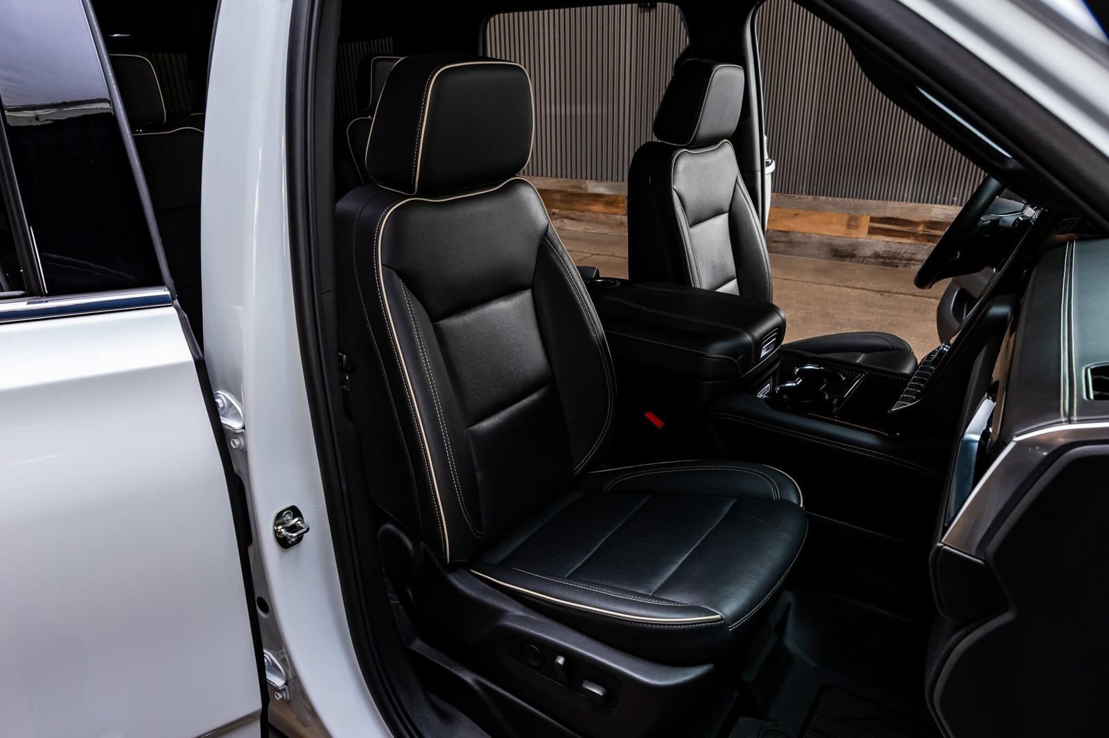 Used 2026 GMC Yukon Elevation w/ LPO, Floor Liner Package AWD/4WD image 27