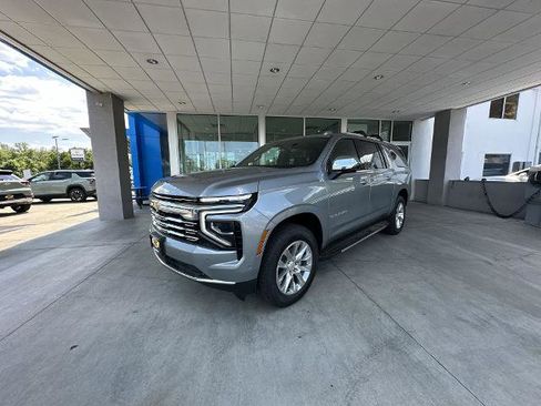 New 2025 Chevrolet Suburban Premier image 39