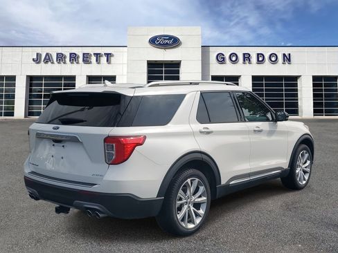 Certified 2022 Ford Explorer Platinum w/ Equipment Group 601A image 4