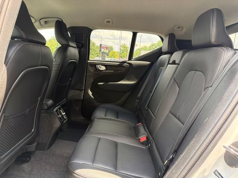 Certified 2024 Volvo XC40 B5 Core AWD/4WD image 5