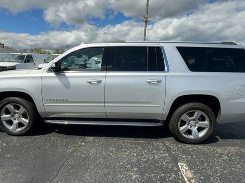Used 2020 Chevrolet Suburban Premier AWD/4WD image 5