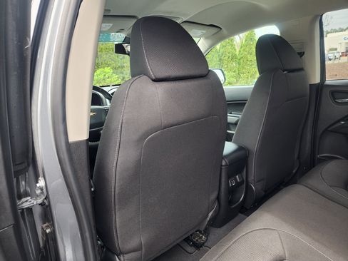 Used 2022 Chevrolet Colorado LT w/ LT Convenience Package image 16