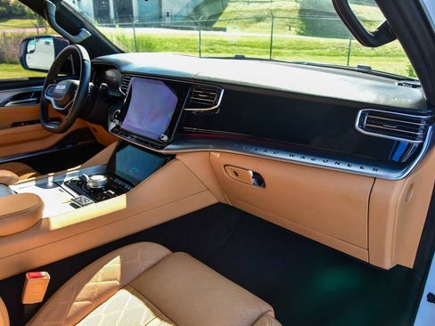Certified 2023 Jeep Grand Wagoneer Series III AWD/4WD image 10