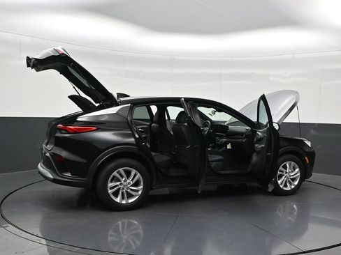 Used 2025 Buick Envista Preferred FWD image 32