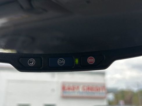 Used 2020 Chevrolet Trax LT w/ LT Convenience Package image 22