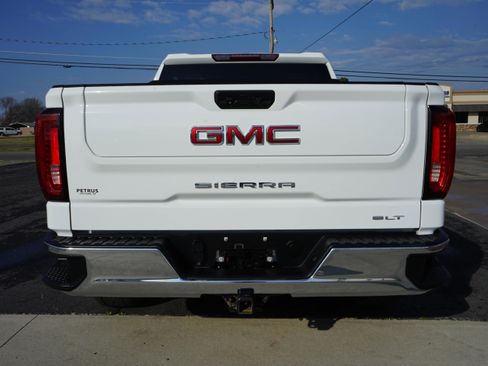 Used 2022 GMC Sierra 1500 SLT w/ SLT Convenience Package image 4