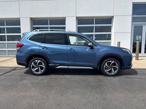 Used 2022 Subaru Forester Touring AWD/4WD image 3