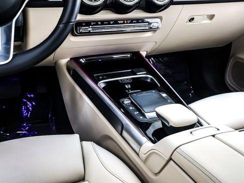 Used 2022 Mercedes-Benz GLB 250 image 7