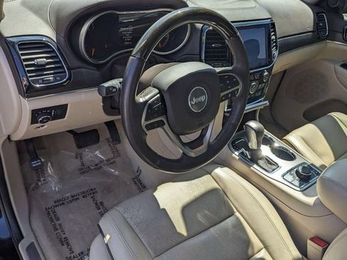 Used 2019 Jeep Grand Cherokee Overland AWD/4WD image 11