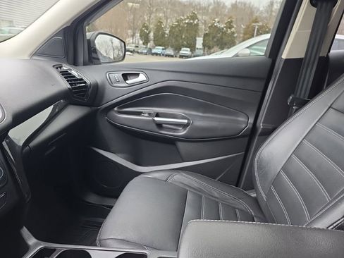 Used 2017 Ford Escape Titanium image 17