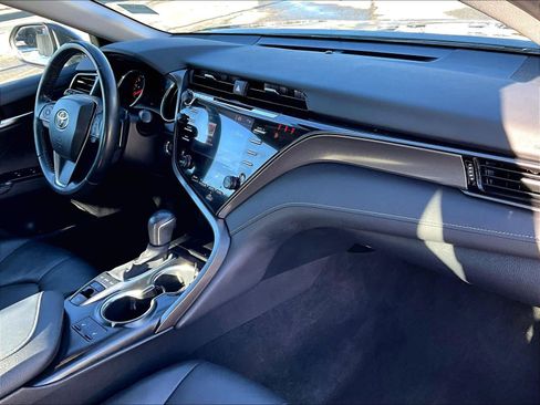 Used 2020 Toyota Camry XSE image 14