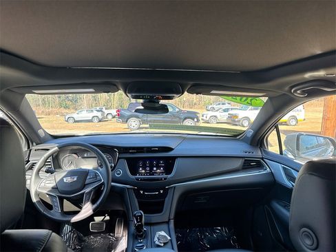 Used 2025 Cadillac XT5 Sportv w/ LPO, Floor Liner Package image 30