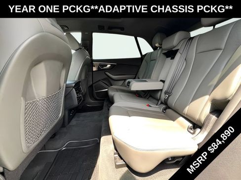 Used 2019 Audi Q8 Prestige w/ Adaptive Chassis Package AWD/4WD image 28