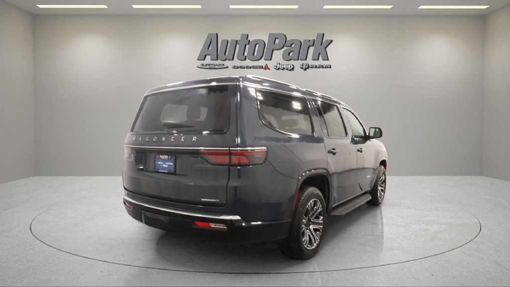 Certified 2024 Jeep Wagoneer Series II AWD/4WD image 7
