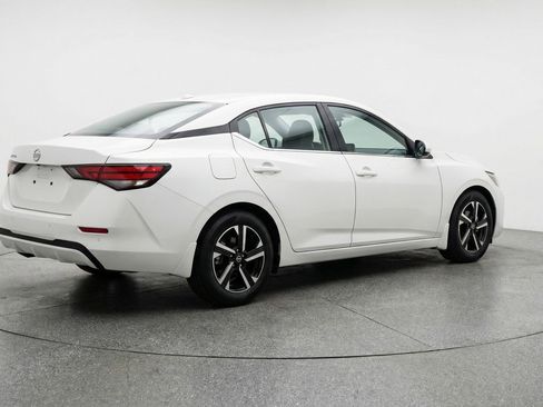 Used 2025 Nissan Sentra SV image 9