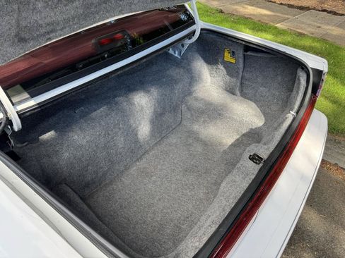 Used 1994 Lincoln Town Car Executive RWD image 37