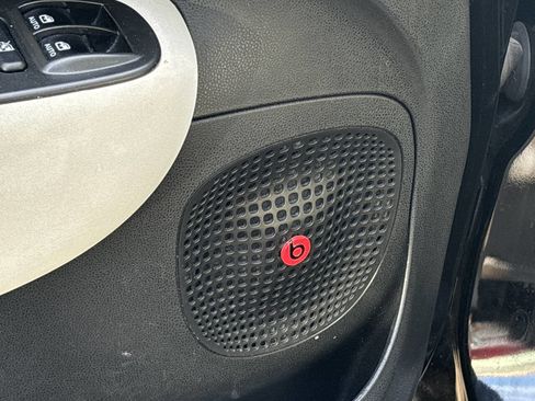 Used 2014 FIAT 500L Easy w/ Popular Equipment Group FWD image 27