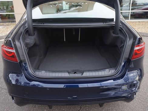 Used 2024 Jaguar XF R-Dynamic SE image 9