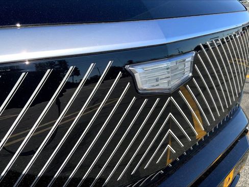 New 2026 Cadillac Vistiq Premium Luxury image 35