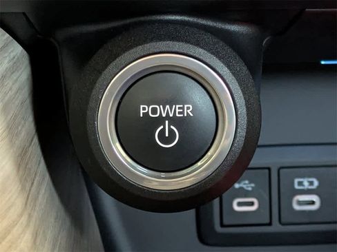 Used 2024 Toyota Venza Limited image 42