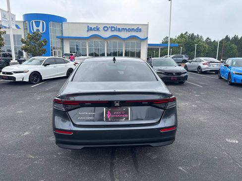 New 2025 Honda Accord SE image 11