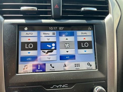 Used 2019 Ford Fusion SE FWD image 15