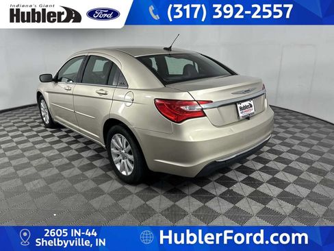 Used 2013 Chrysler 200 Touring FWD image 6