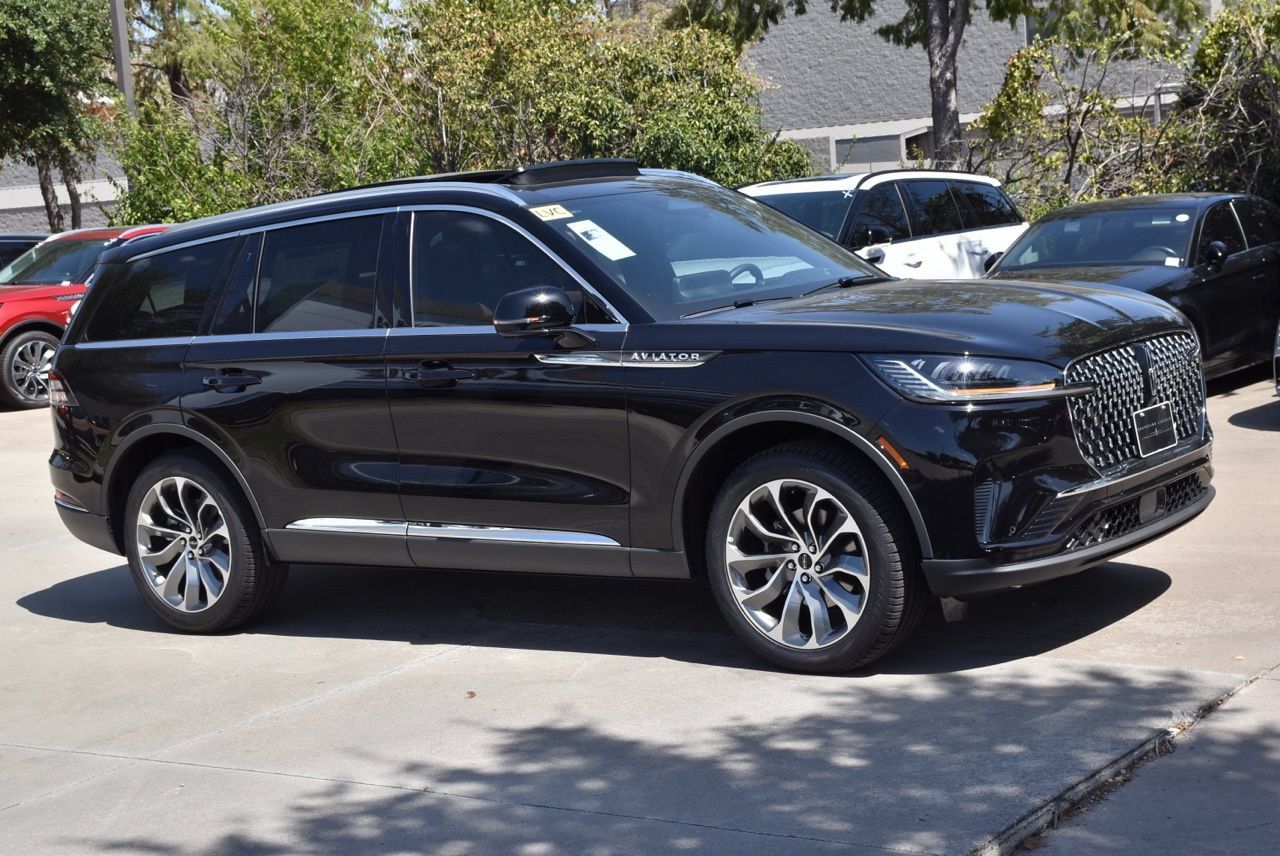 New 2026 Lincoln Aviator Reserve AWD/4WD image 4
