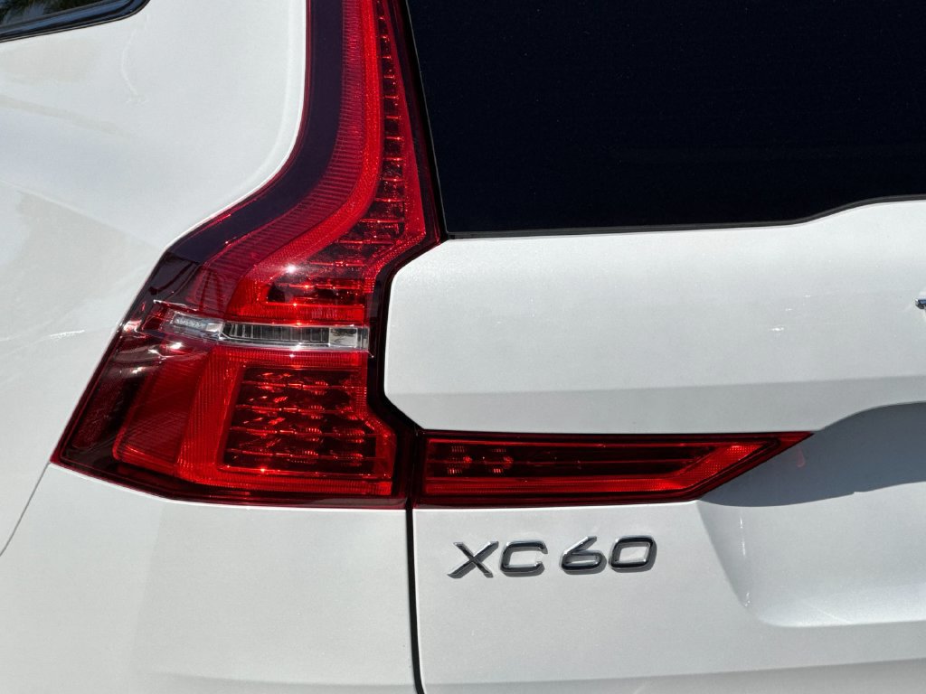 Certified 2024 Volvo XC60 T8 Plus w/ Protection Package Premier AWD/4WD image 26