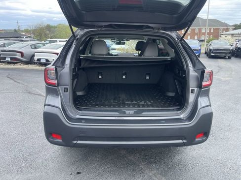 Used 2025 Subaru Outback Premium image 34