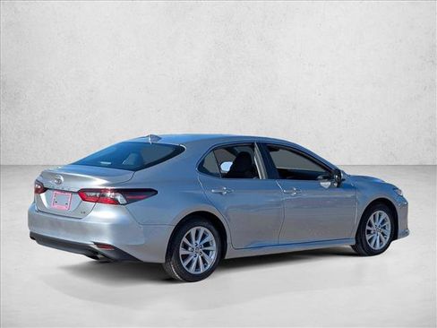 Used 2024 Toyota Camry LE image 5