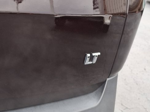 Used 2021 Chevrolet Traverse LT image 31