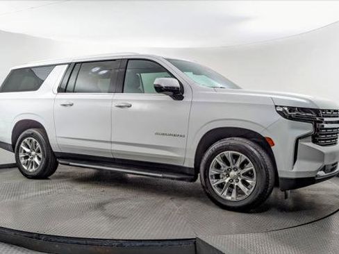 Used 2023 Chevrolet Suburban Premier image 11