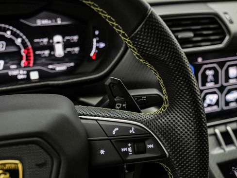 Used 2022 Lamborghini Urus image 52