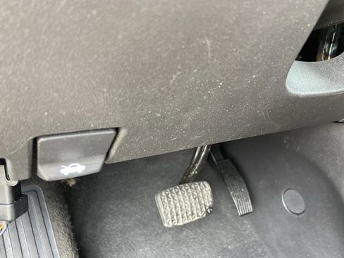 Used 2023 Chevrolet Equinox LT image 44