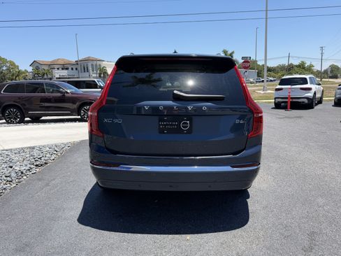 Certified 2023 Volvo XC90 B6 Plus AWD/4WD image 4
