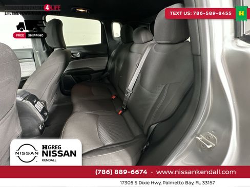 Used 2025 Jeep Compass Sport image 27