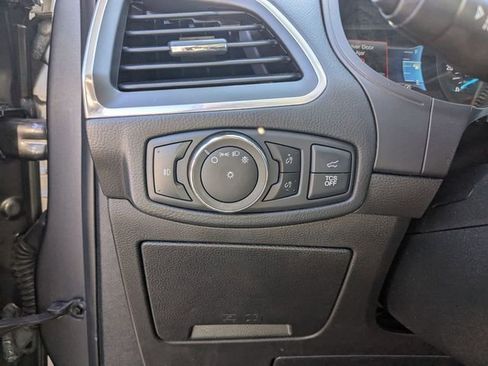 Used 2023 Ford Edge Titanium image 16