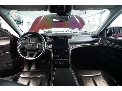 Used 2021 Jeep Grand Cherokee L Limited w/ Luxury Tech Group II AWD/4WD image 14